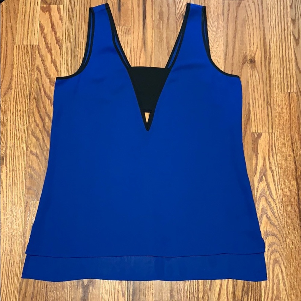 Express “Peek-a-Boo” Tank